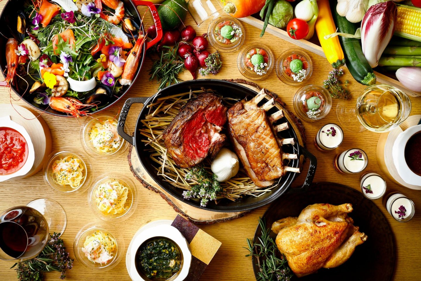 天神川に面したテラス席で優雅なディナータイム　夏季限定「TENJIN テラスプラン」2022年7 月1日(金)より販売開始 夏野菜と3種の肉の旨味を味わうグリル料理をフリーフロードリンクとともに