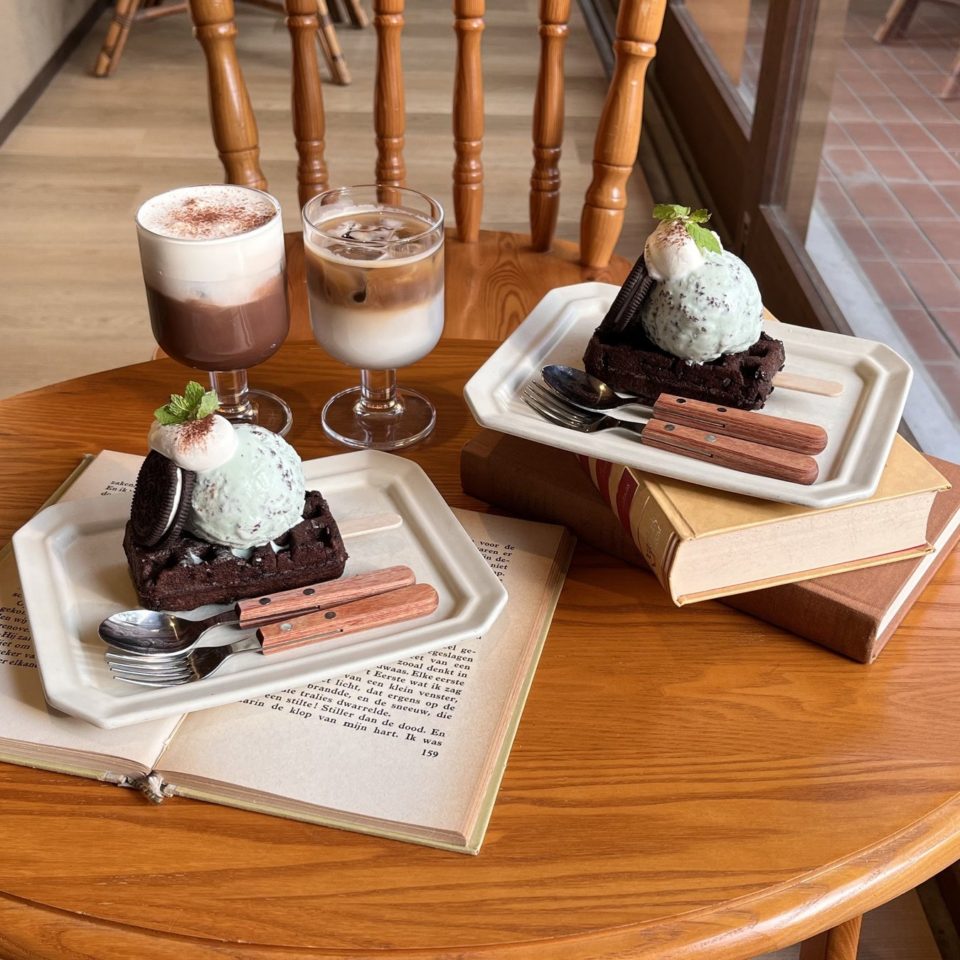 【チョコミン党の夏休みは京都 嵐山へ】2022/8/15(月)から提供開始！爽やかな甘さがクセになる『チョコミントワッフルプレート』