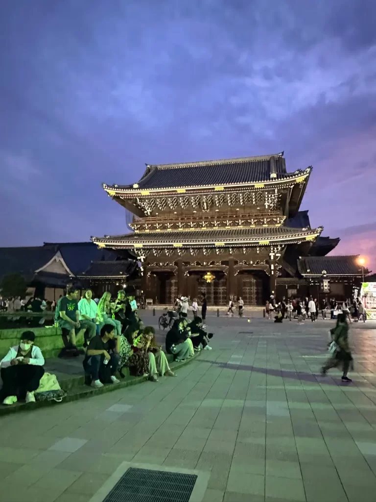 お東さん広場「第二回京都夜市」