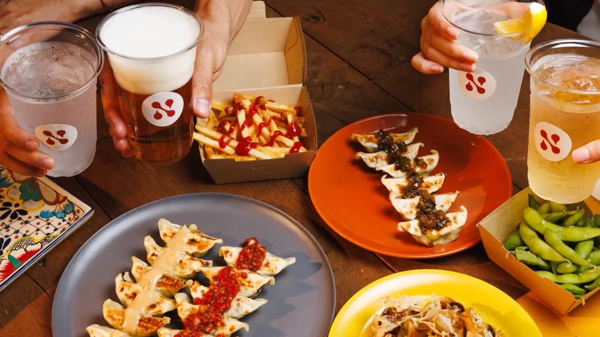 京都駅東広場のビアガーデン アートテラスラウンジ『NIWA（ニワ）』