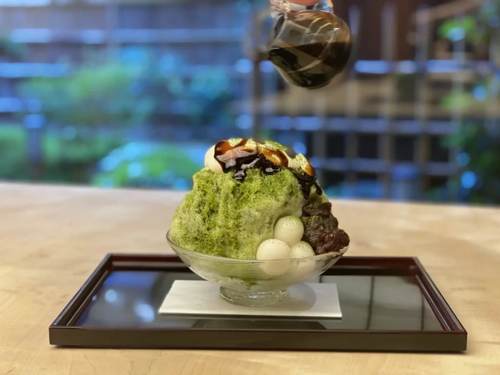 株式会社ひらまつ（本社：東京都渋⾕区、代表取締役社⻑: 三須 和泰、以下、ひらまつ）が運営する「THE HIRAMATSU 京都」では、7月のひと月にわたり開催される八坂神社の祭礼「祇園祭」の期間中、ふたつのレストランにて宿泊以外のお客様にもご利用いただける2週間限定でランチタイムの営業をいたします。京都の夏の伝統的な祭事に訪れる皆様の憩いの場として、ふたりの料理長とパティシエが、夏の暑さを凌ぎ、1日を元気に過ごせるような美味しい一皿をご用意してお待ちしています。