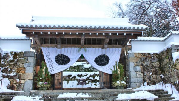 ★京都駅発【京都の冬のバスツアー】三千院の大根焚きと大原散策+南禅寺バスツアー（2026/2/7～11）湯豆腐の昼食付