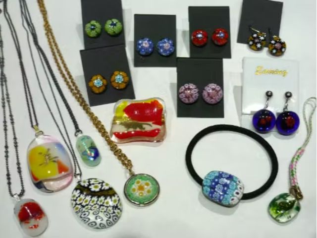 アクセサリー作り体験・バラの常夜灯作り体験・ポケットティッシュケース作り体験