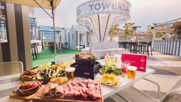 ＼BBQメニューリニューアル／京都タワービル屋上で"空中ピクニック"開催中！