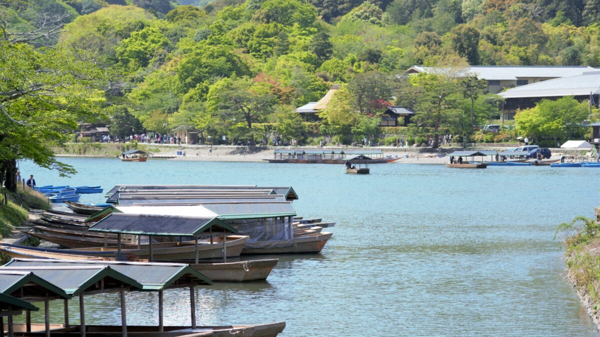 京都・嵐山 貸切屋形船