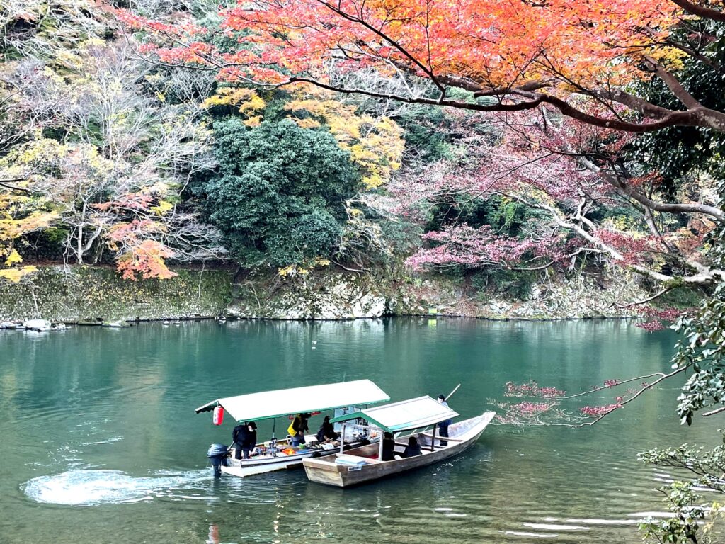 京都・嵐山 貸切屋形船