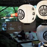 ★【京都駅発 川床バスツアー】貴船「右源太」川床料理 夏の涼を感じる贅沢な夕食プラン（2026/6月～9月）