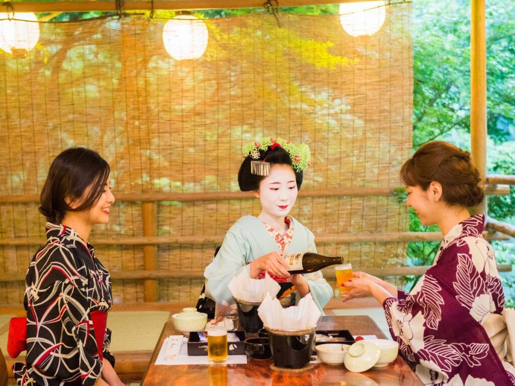 【京都高雄 川床】京都高雄 もみぢ家 川床ディナープラン 源氏ボタル鑑賞の夕べ +舞妓さんの京舞鑑賞日あり