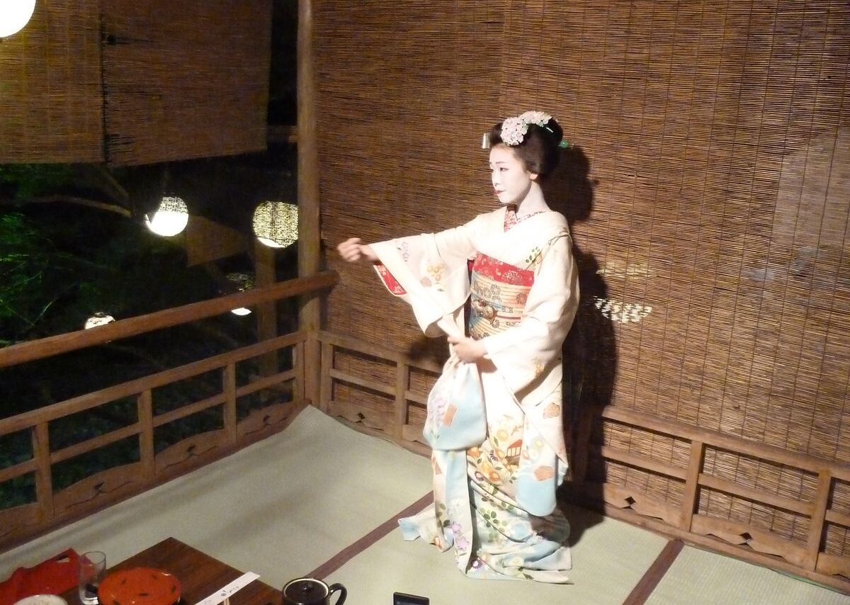 【京都高雄 川床】京都高雄 もみぢ家　川床ディナープラン 納涼川床料理＋舞妓さんの京舞鑑賞日あり