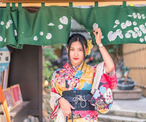 京都きものレンタル「麗」祇園店