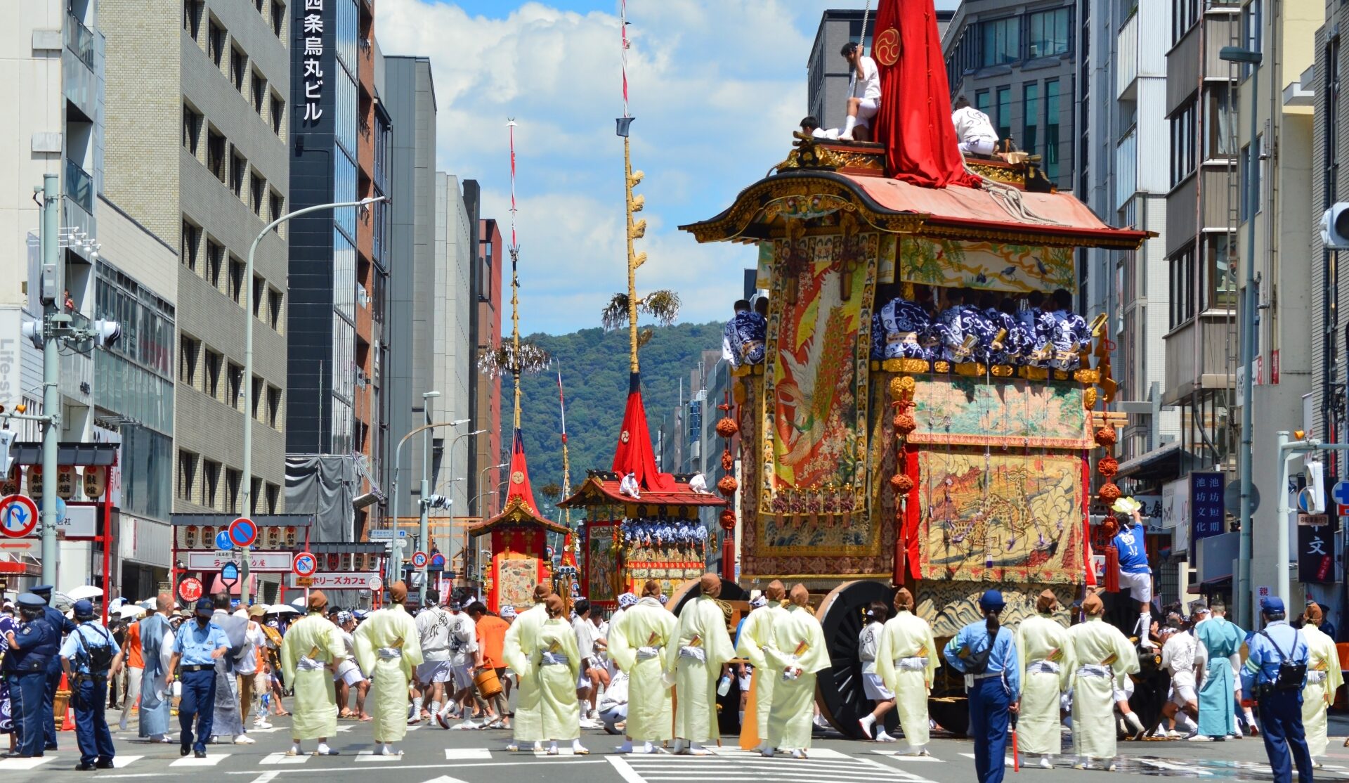 【京都 祇園祭バスツアー】圧巻の山鉾巡行（前祭）と八坂神社