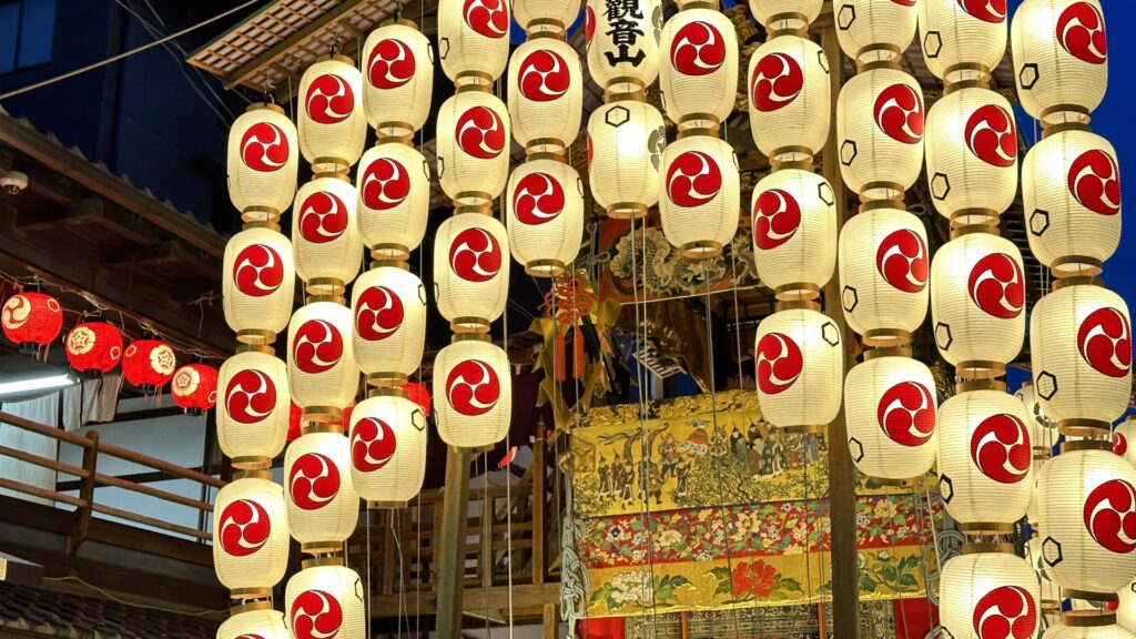 【京都 祇園祭バスツアー】山鉾巡行 後祭 特設観覧席＋清凉寺＋龍安寺