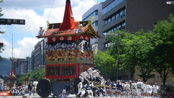 ★【京都 祇園祭バスツアー】祇園祭山鉾巡行観覧と三井アウトレットパーク滋賀竜王（2026/7/17・24）＜京都駅発＞