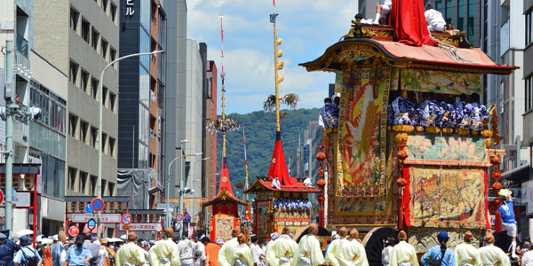 祇園祭（前祭）山鉾巡業を特別観覧席で楽しむ京都駅発バスツアー