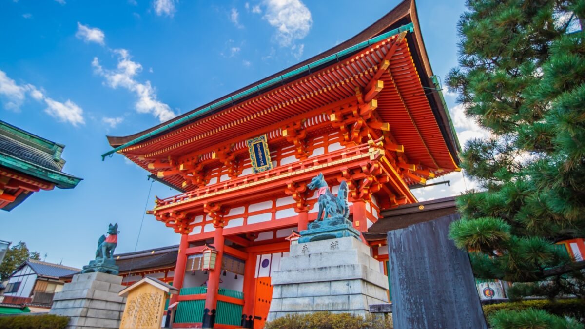 【京都 定番観光地1日ツアー】 伏見稲荷大社＋清水寺＋金閣寺＋嵐山 1日ツアー