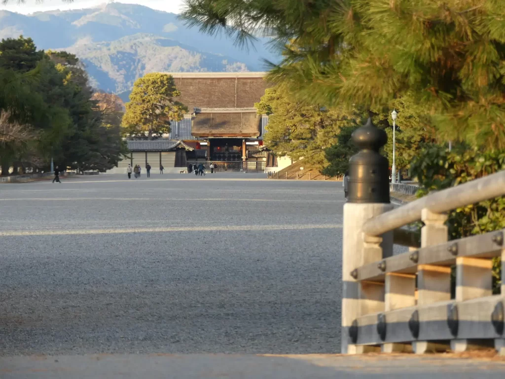「京都御苑 中立売御門 檜垣」で期間限定「ビアテラス」