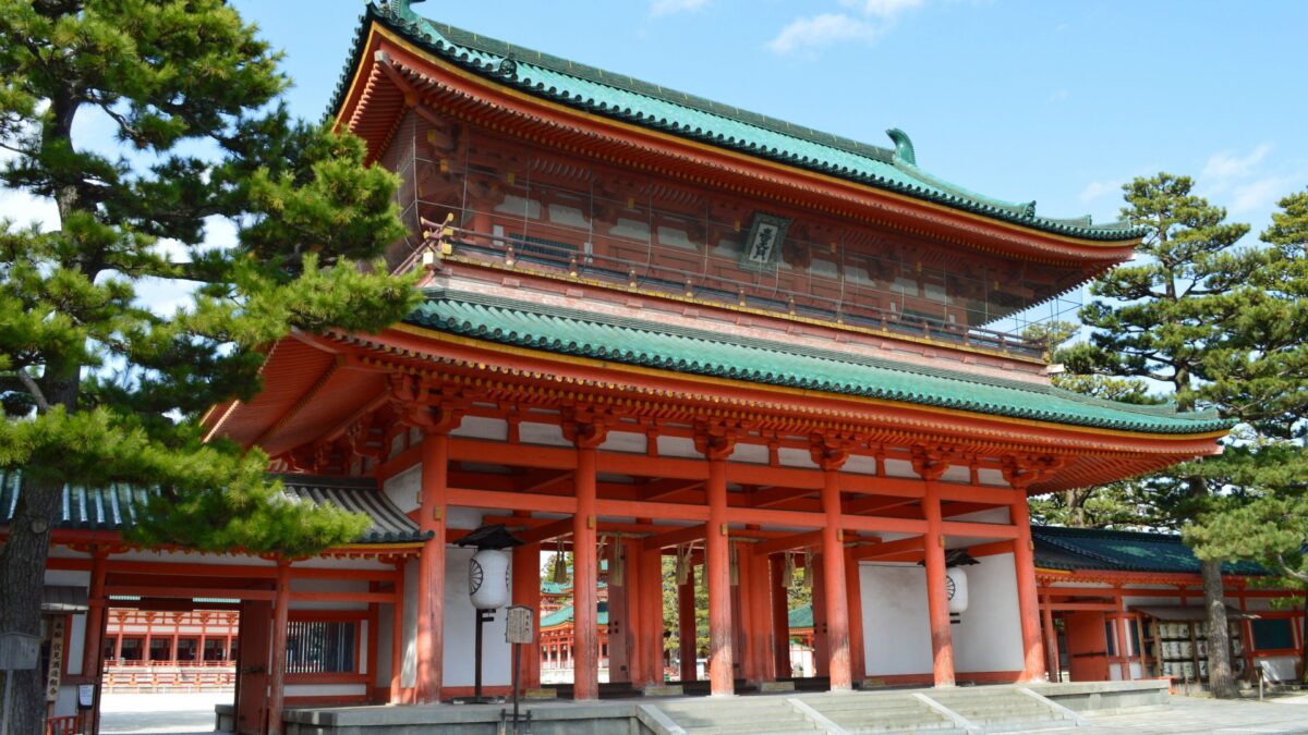 【首都圏発・京都観光2日間】「時代祭」と神戸港の特等席から観る「みなとHANABI」|リーガロイヤルホテル京都2連泊