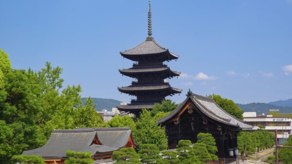 ★【京都 オープントップバス】東寺の五重塔や二条城など誉れ高き名所を周遊＜2026/9/24〜30＞（京都駅発）